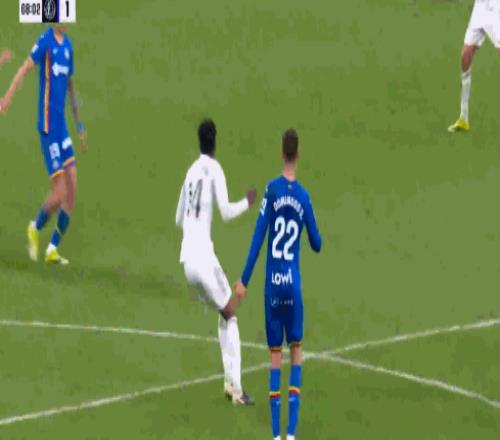 莱万帽子戏,法助拜仁逆,转本菲卡,欧博,欧博体育,OUBO,Abg,欧博体育官网